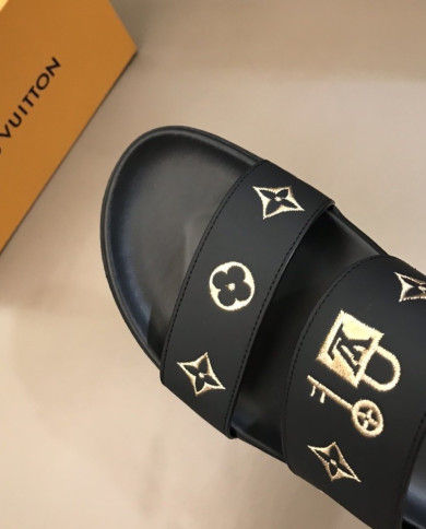 Louis  Vuitton  Men slippers