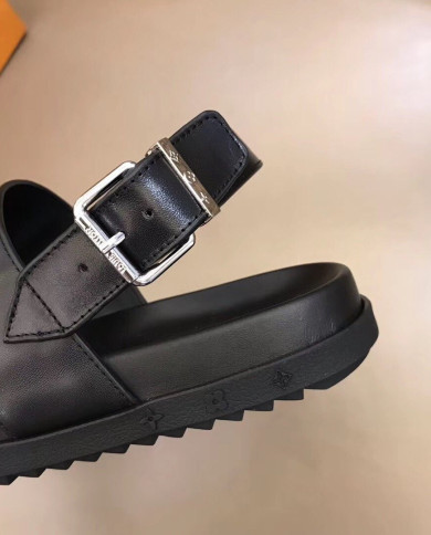 Louis  Vuitton  Men slippers