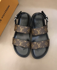 Louis  Vuitton  Men slippers