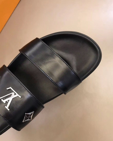 Louis  Vuitton  Men slippers