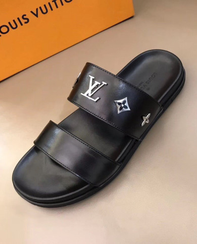 Louis  Vuitton  Men slippers