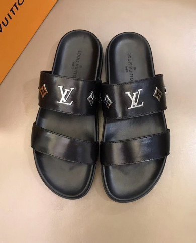 Louis  Vuitton  Men slippers