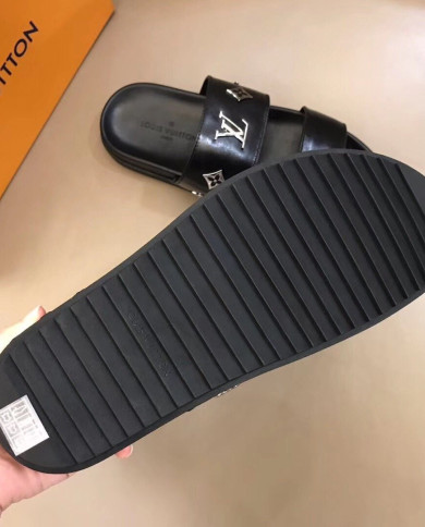 Louis  Vuitton  Men slippers