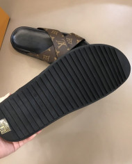 Louis  Vuitton  Men slippers