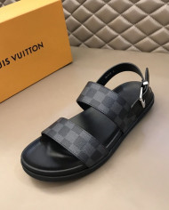 Louis  Vuitton  Men slippers