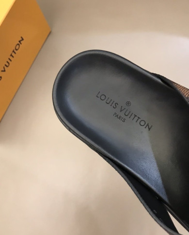 Louis  Vuitton  Men slippers