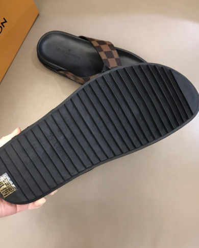 Louis  Vuitton  Men slippers