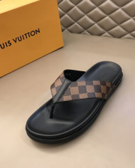 Louis  Vuitton  Men slippers
