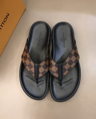 Louis  Vuitton  Men slippers