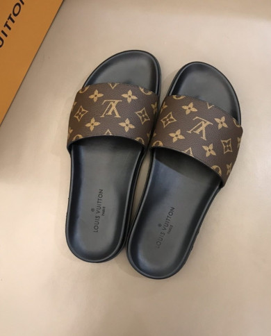 Louis  Vuitton  Men slippers