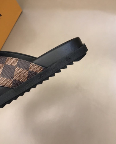 Louis  Vuitton  Men slippers