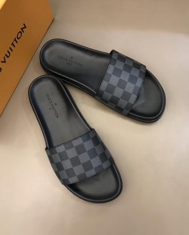 Louis  Vuitton  Men slippers