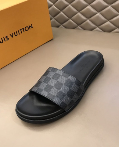 Louis  Vuitton  Men slippers