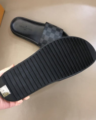 Louis  Vuitton  Men slippers