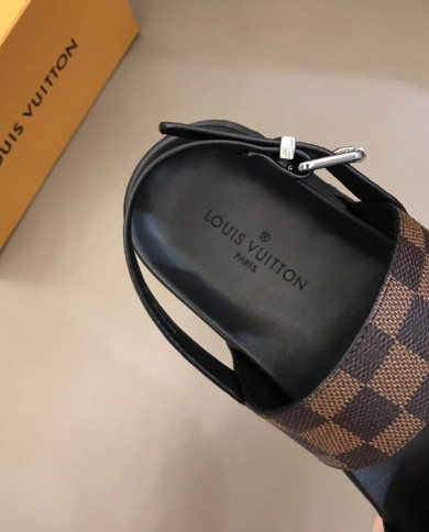 Louis  Vuitton  Men slippers