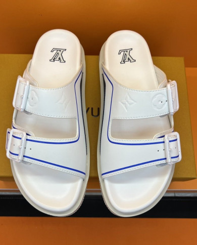 Louis  Vuitton  Men slippers