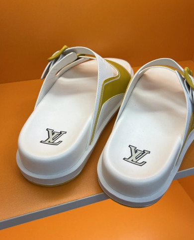 Louis  Vuitton  Men slippers