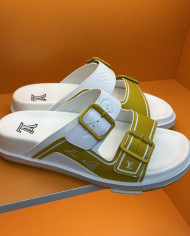 Louis  Vuitton  Men slippers