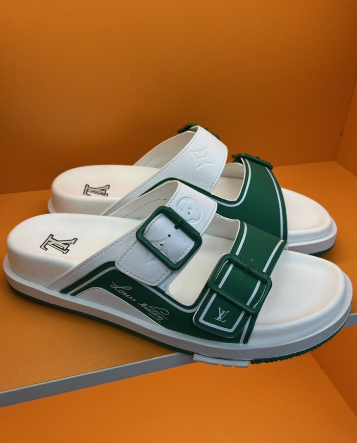 Louis  Vuitton  Men slippers