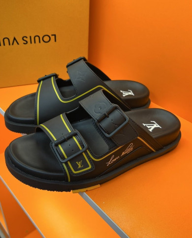 Louis  Vuitton  Men slippers