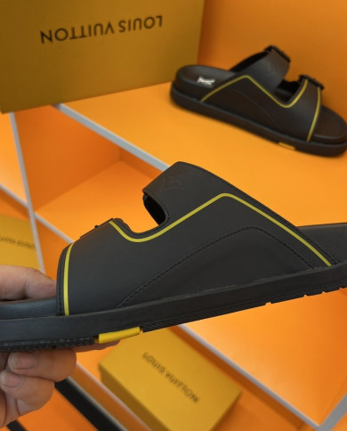 Louis  Vuitton  Men slippers