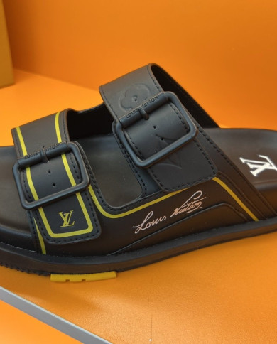 Louis  Vuitton  Men slippers