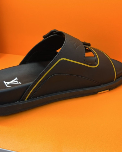 Louis  Vuitton  Men slippers