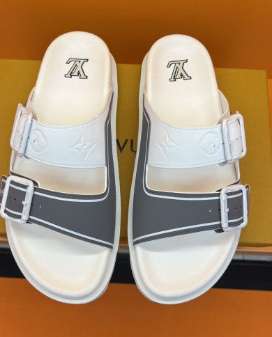 Louis  Vuitton  Men slippers