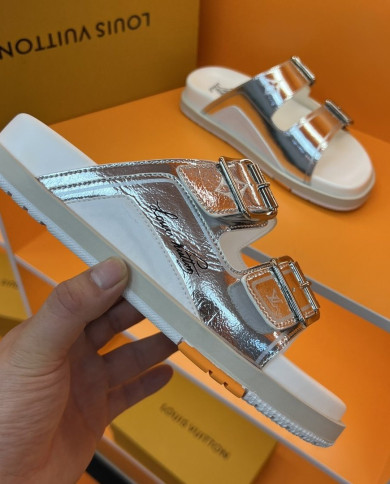 Louis  Vuitton  Men slippers