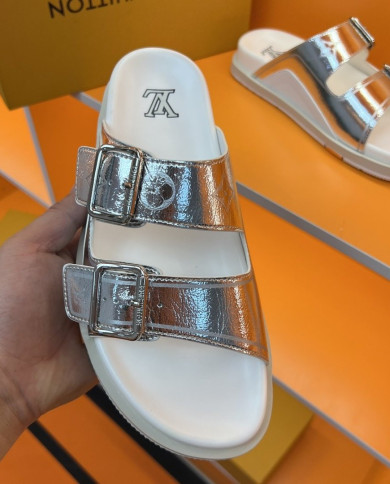 Louis  Vuitton  Men slippers