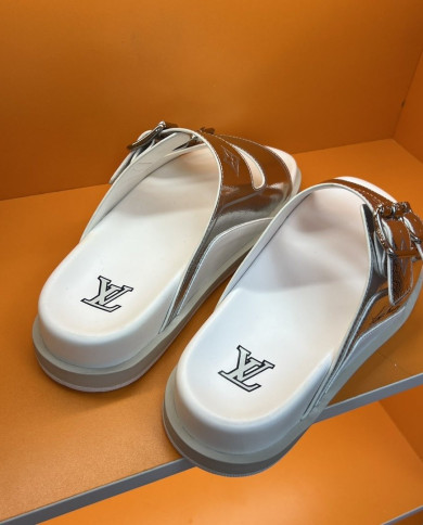 Louis  Vuitton  Men slippers