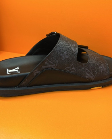 Louis  Vuitton  Men slippers