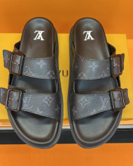 Louis  Vuitton  Men slippers