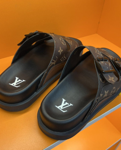 Louis  Vuitton  Men slippers