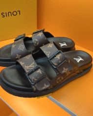 Louis  Vuitton  Men slippers