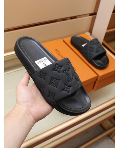 Louis  Vuitton  Men slippers
