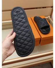 Louis  Vuitton  Men slippers