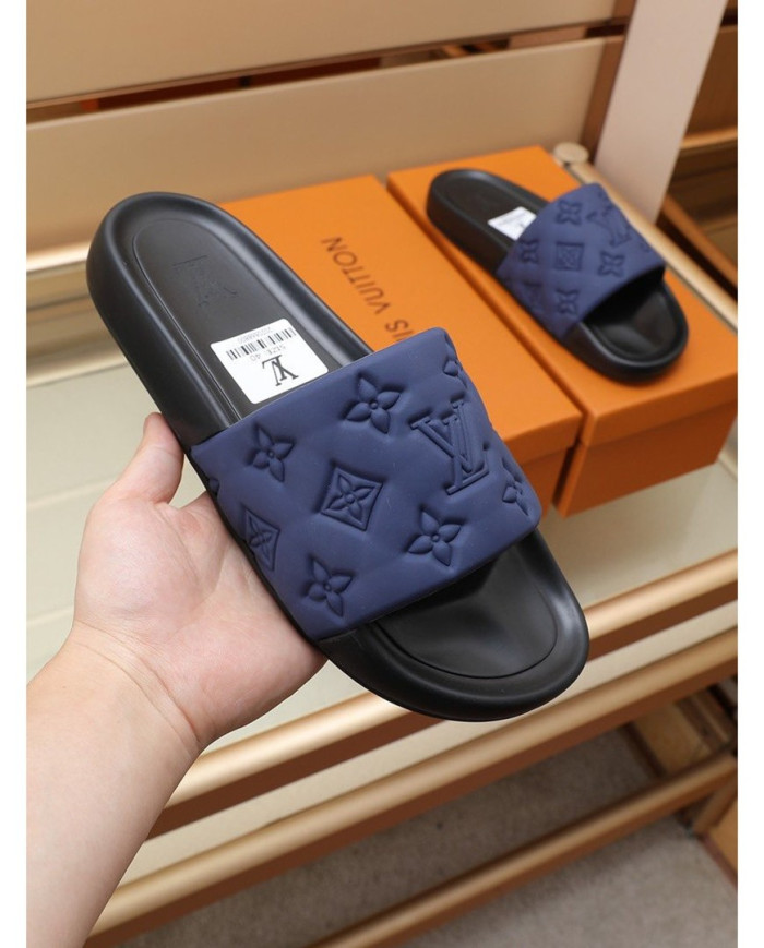 Louis  Vuitton  Men slippers