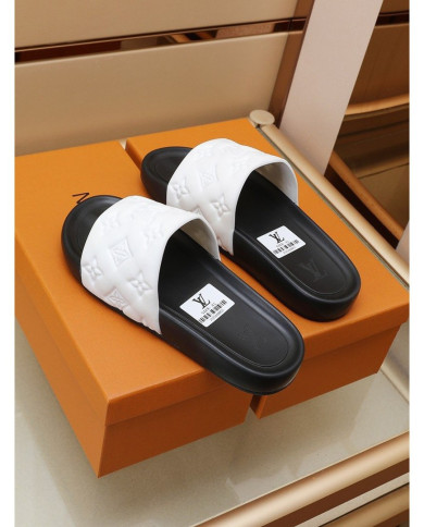 Louis  Vuitton  Men slippers