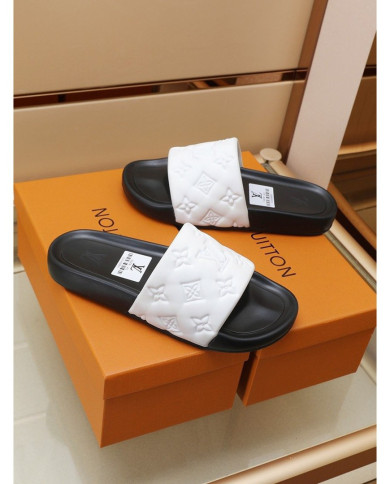 Louis  Vuitton  Men slippers
