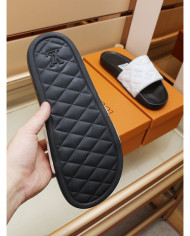 Louis  Vuitton  Men slippers