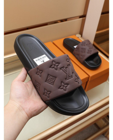 Louis  Vuitton  Men slippers