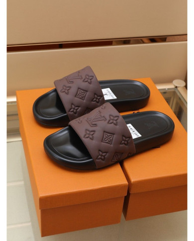 Louis  Vuitton  Men slippers