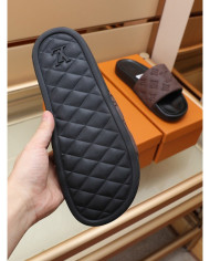 Louis  Vuitton  Men slippers