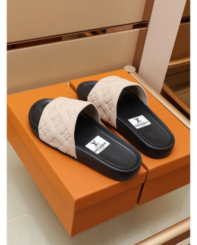 Louis  Vuitton  Men slippers