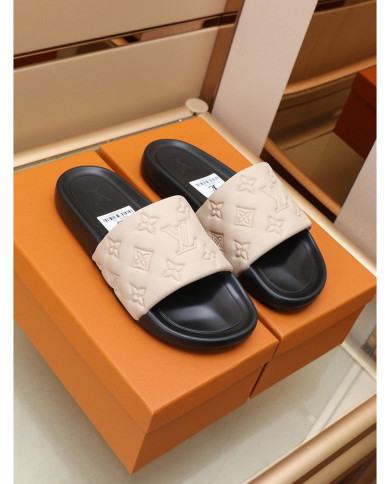 Louis  Vuitton  Men slippers
