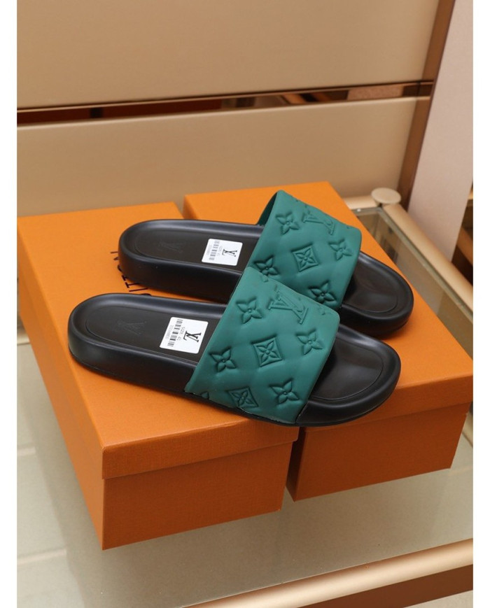 Louis  Vuitton  Men slippers