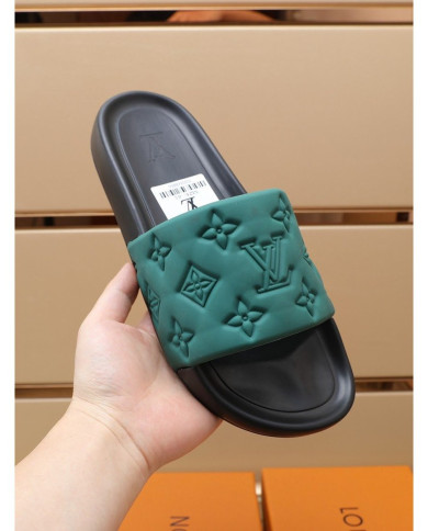 Louis  Vuitton  Men slippers