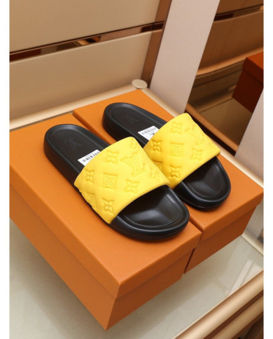 Louis  Vuitton  Men slippers