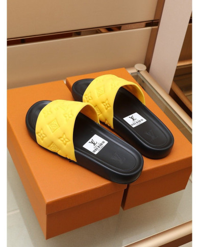 Louis  Vuitton  Men slippers
